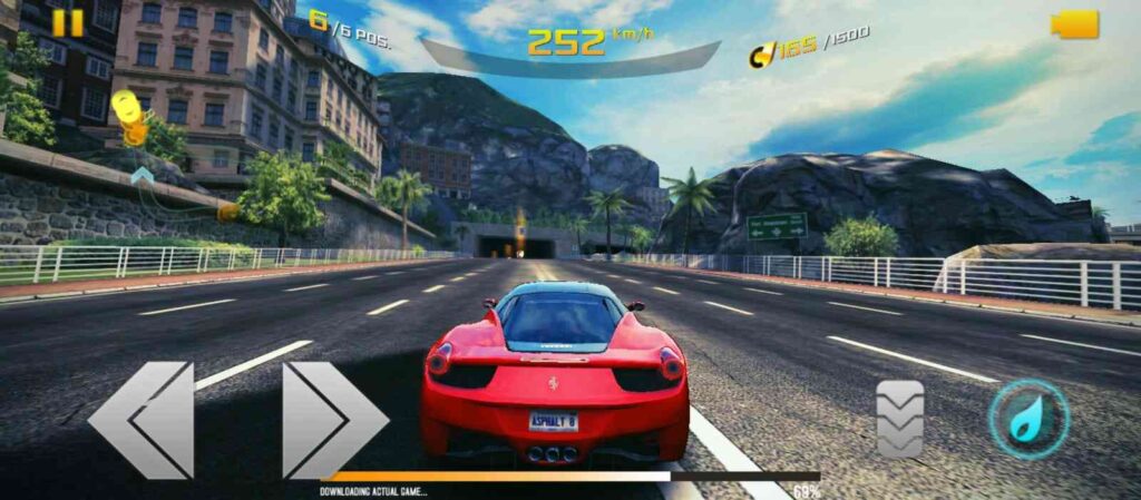 Car on the racing track in Asphalt8 Game